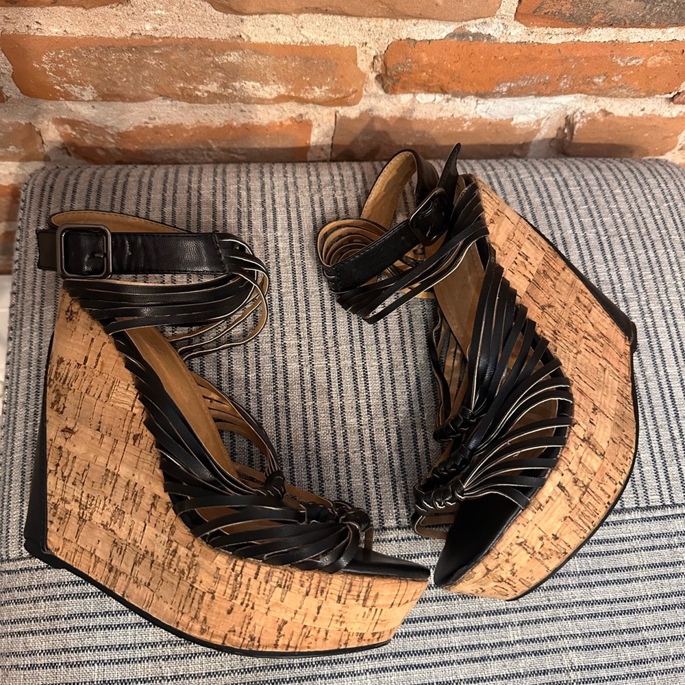 Relent cork wedge platform black strapy wrap around ankle sandal size 8